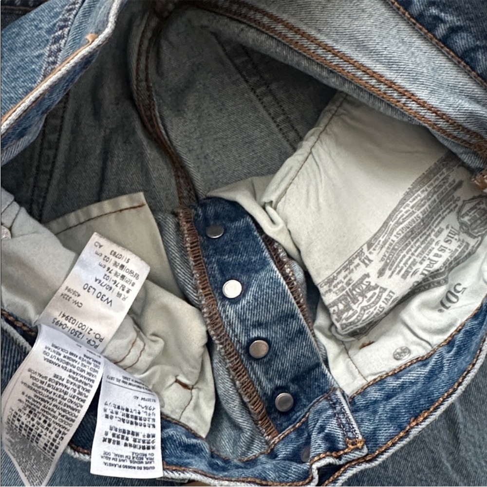 Levi's Straight Leg Blue Jeans